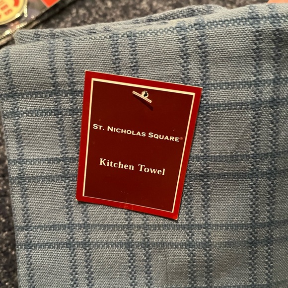 NWT vintage St. Nicholas Square tea kitchen towels - Picture 3 of 4